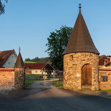 La Boheme Lodges And Glamping Vrhavec Bagian luar foto